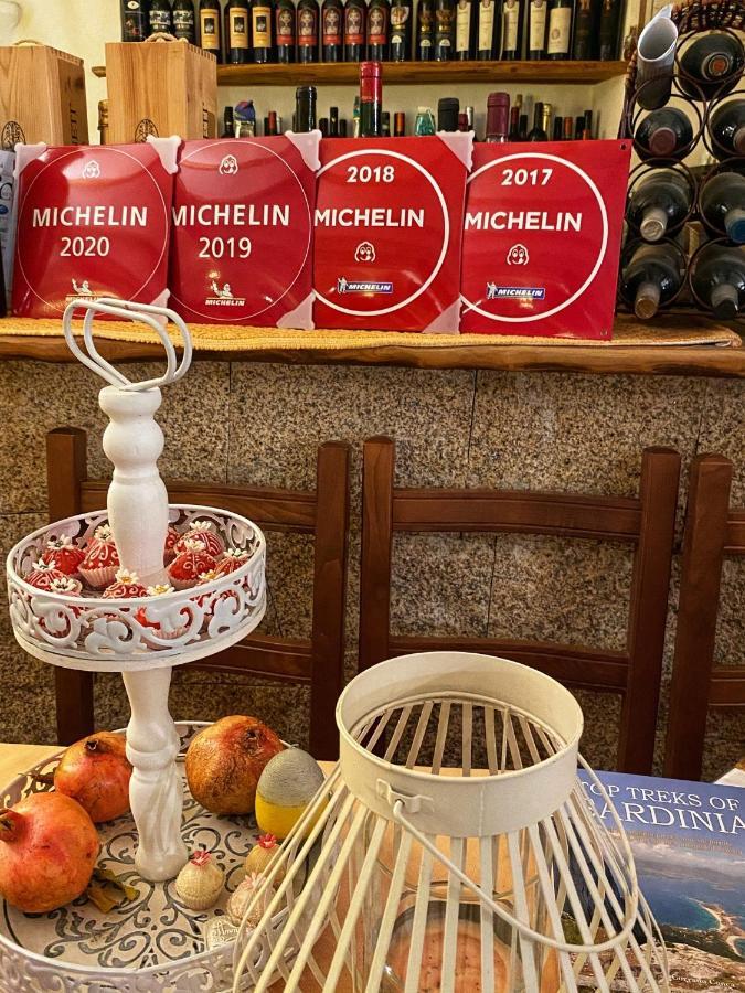 Locanda Tipica Sa Corte Oliena Ngoại thất bức ảnh