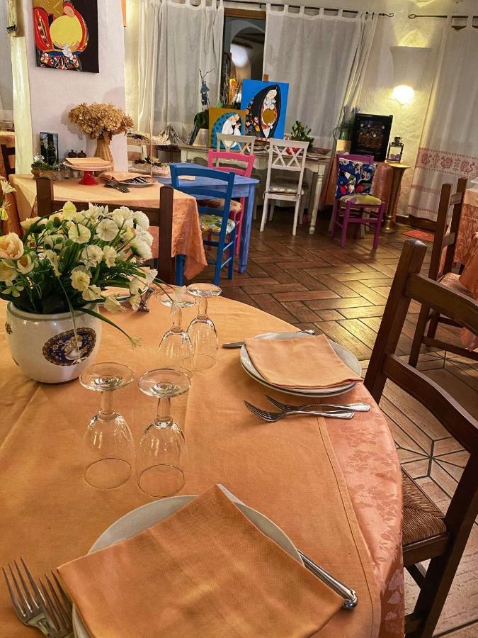 Locanda Tipica Sa Corte Oliena Ngoại thất bức ảnh